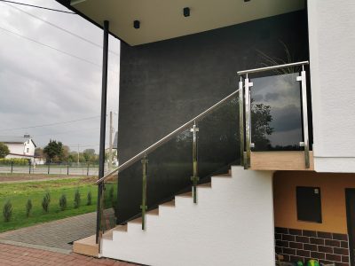 balustrada-zewnetrzna-ze-szkla-1